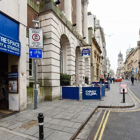 Leonard Lane * Bristol